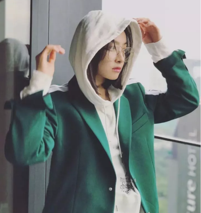 今年秋冬最chic！原來短發(fā)和帽子這么配??！