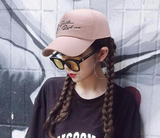 美麗的帽子，帶給你不一樣的春天